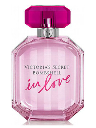 Victoria's Secret Bombshell In Love